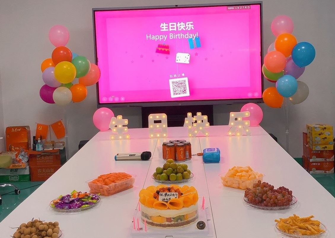 Cure umanistiche per celebrare il compleanno dei dipendenti di Pogo Pin