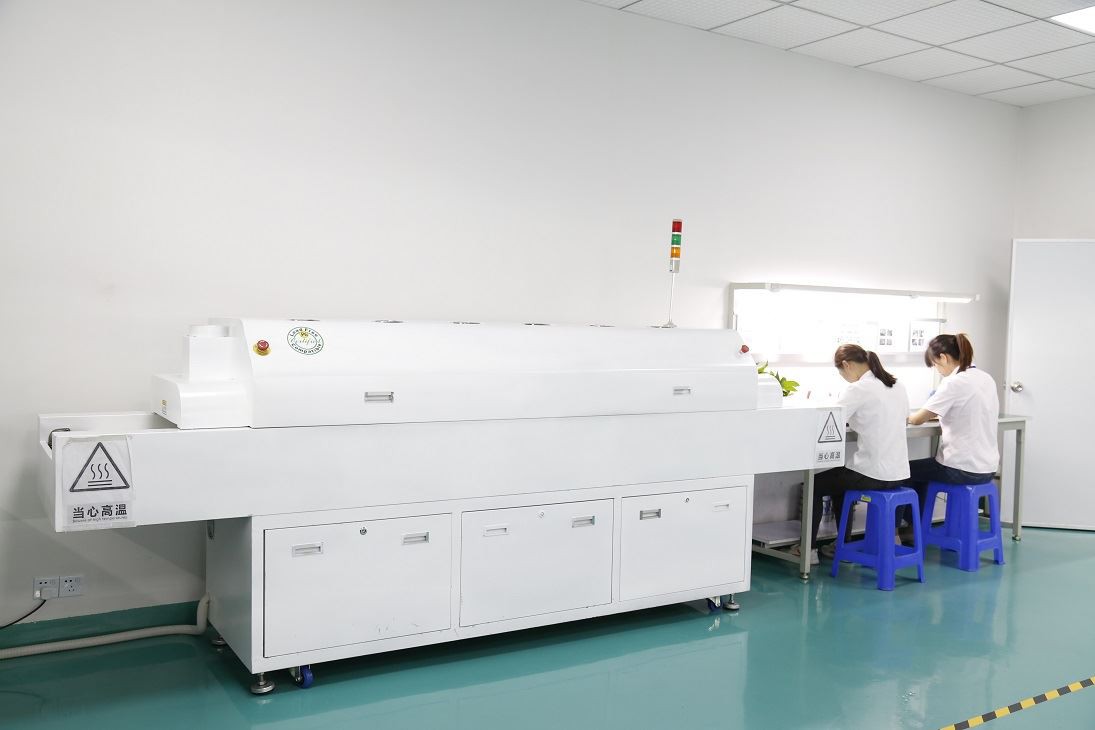 Saldatura a rifusione e saldatura a onda nel progetto Pogo Pin